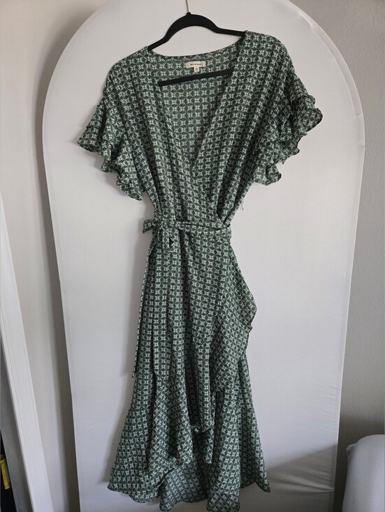 Max Studio Dresses & Skirts - Green Patterned Wrap Maxi Dress